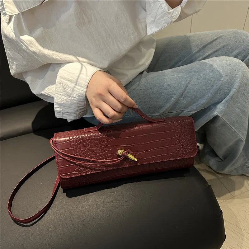 Woven Handbag, 2025 New Soft Leather Evening Bag, Fashionable and Versatile Horizontal Carrying Crossbody Bag.2026