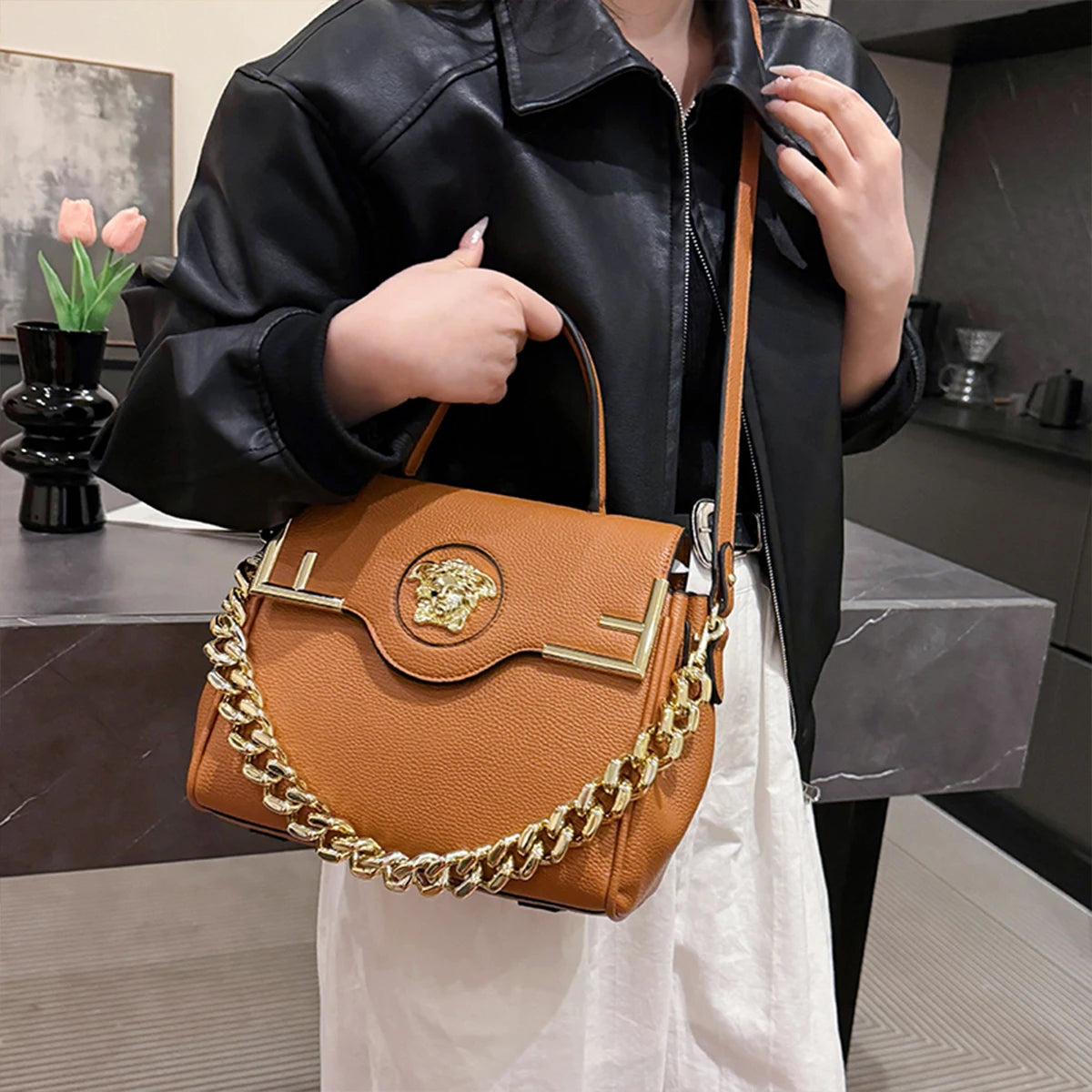 Chic Luxe Medusa-Inspired Handbag Leather-Texture PU Large Capacity Flap Magnetic Chain Adjustable Strap Crossbody Bag for Daily 2026