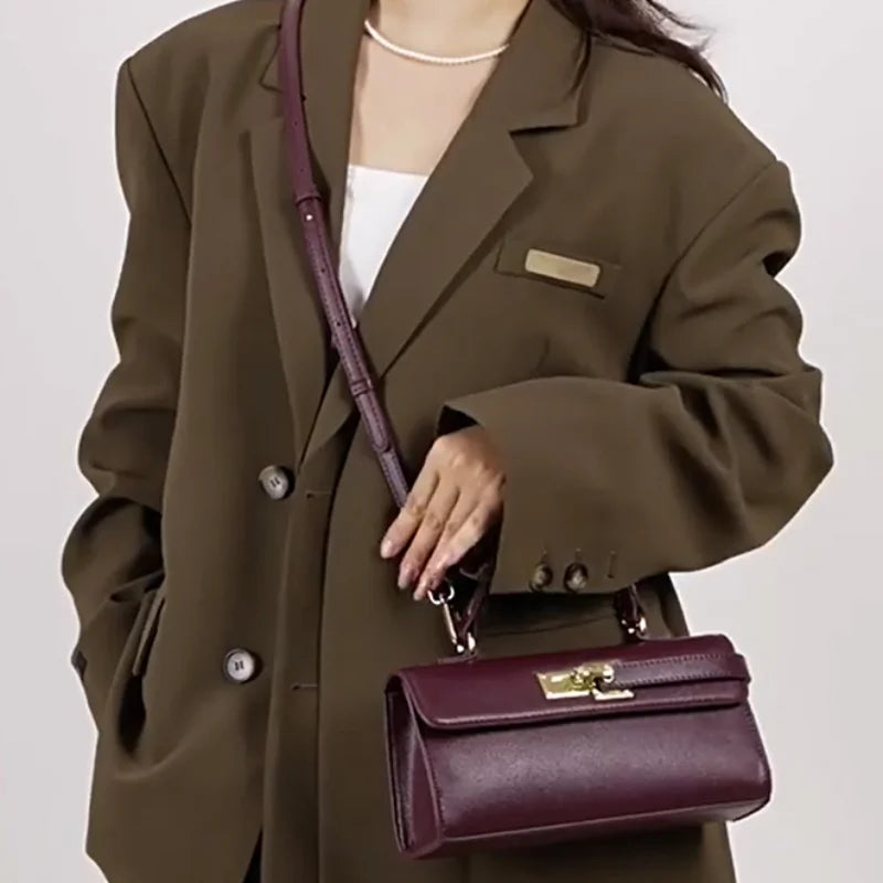 Luxury Brand Women's Lock-lock Handbag Retro High-quality Square Shoulder/crossbody Bag Fashionable High-end burgundy Women' Bag 2026