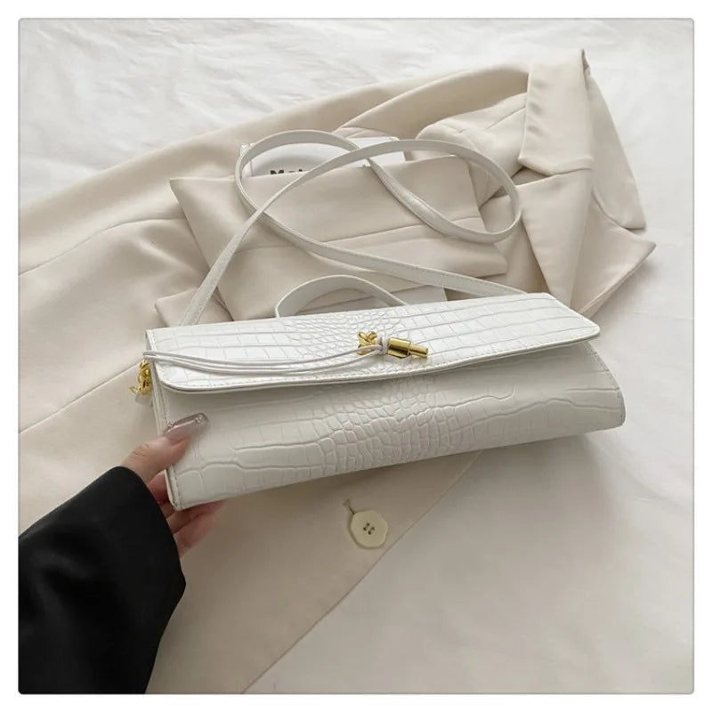 Woven Handbag, 2025 New Soft Leather Evening Bag, Fashionable and Versatile Horizontal Carrying Crossbody Bag.2026