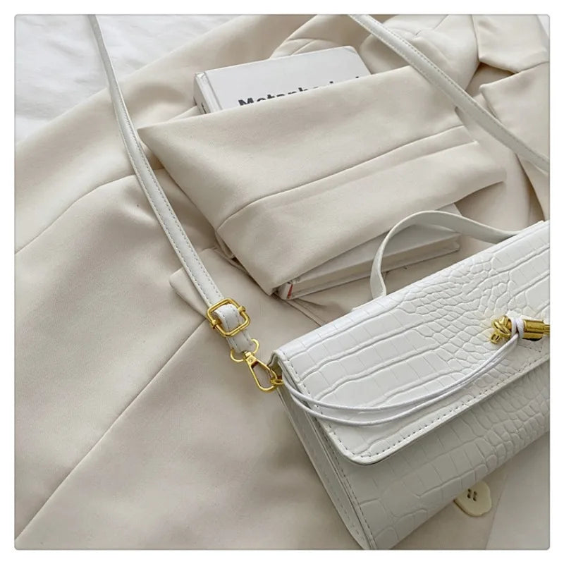 Woven Handbag, 2025 New Soft Leather Evening Bag, Fashionable and Versatile Horizontal Carrying Crossbody Bag.2026