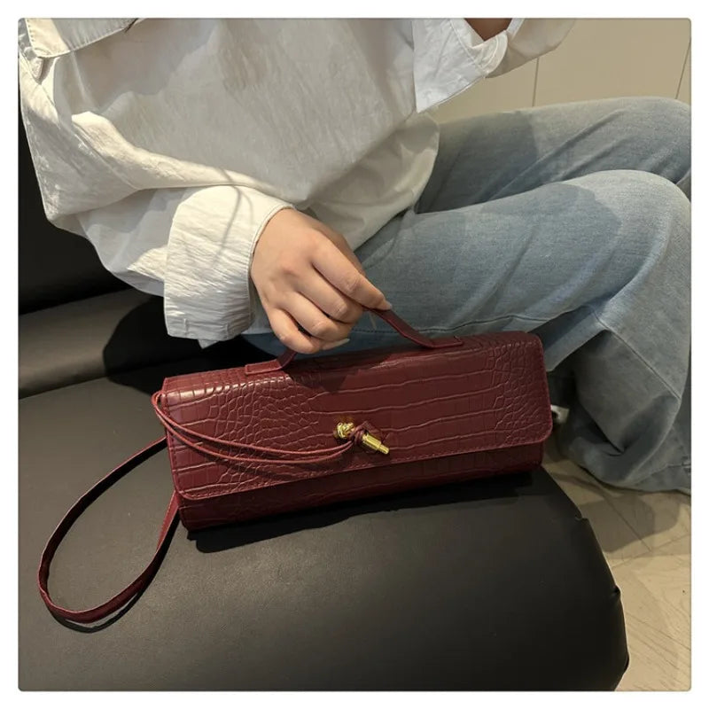 Woven Handbag, 2025 New Soft Leather Evening Bag, Fashionable and Versatile Horizontal Carrying Crossbody Bag.2026