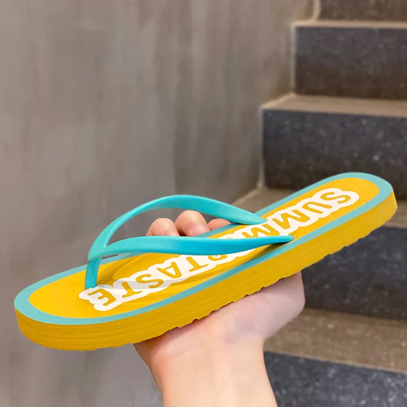 Women's Flip Flops 2025 New Summer Thick Bottom Clip Toe Fashion Beach Slippers Cool Slippers for Women 2026