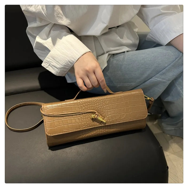 Woven Handbag, 2025 New Soft Leather Evening Bag, Fashionable and Versatile Horizontal Carrying Crossbody Bag.2026